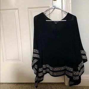 black, flared sleeves, patterned top